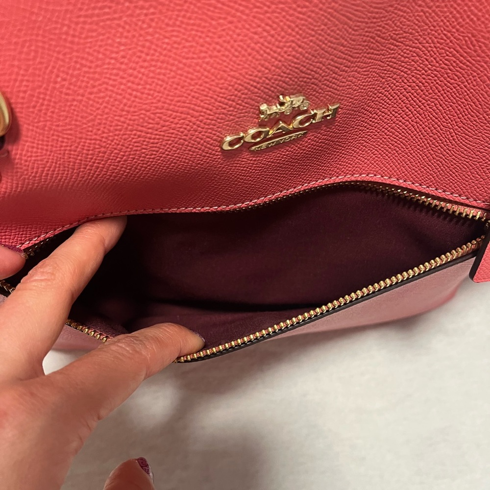 Coach Coral Gallery Tote - Picture 3 of 8